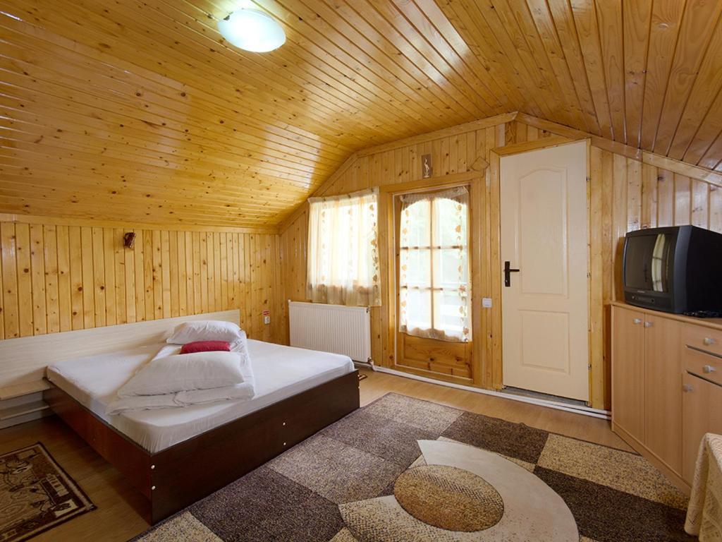 Pensiunea Bobu Hotell Izvoru Muntelui Eksteriør bilde