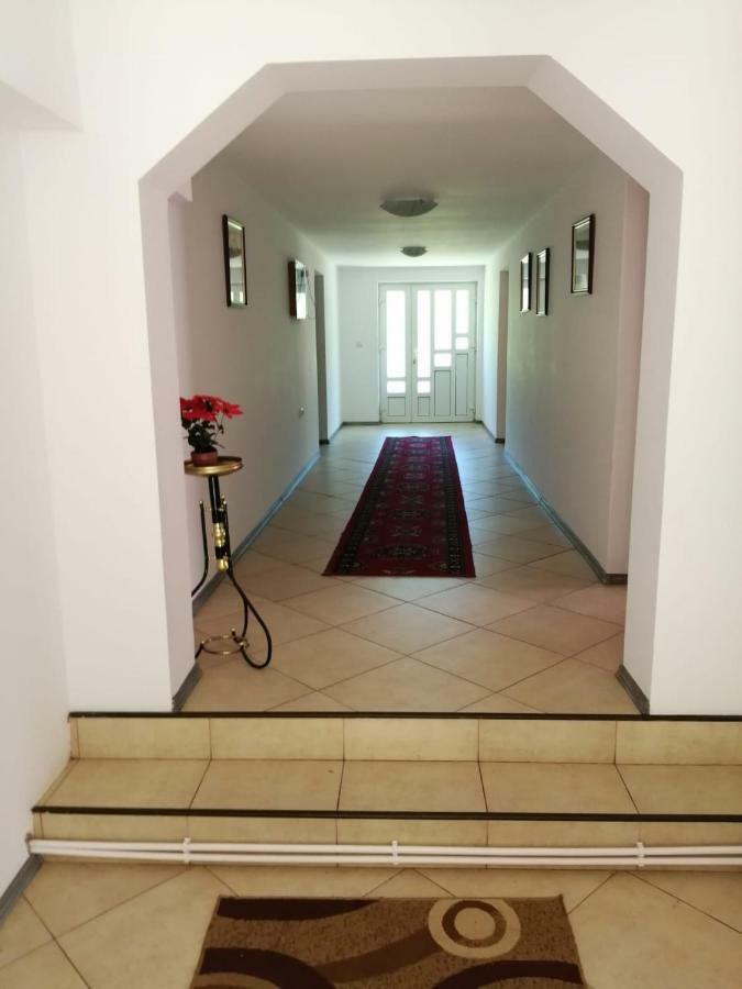 Pensiunea Bobu Hotell Izvoru Muntelui Eksteriør bilde